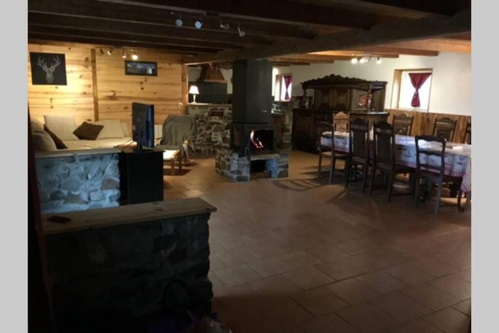 Chalet En Pleine Nature Pour 12 Personnes Besse-et-Saint-Anastaise Exterior photo